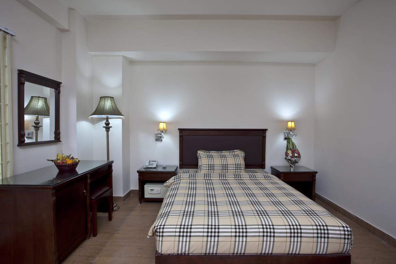La Rose Hotel 巴纳内拉斯 外观 照片