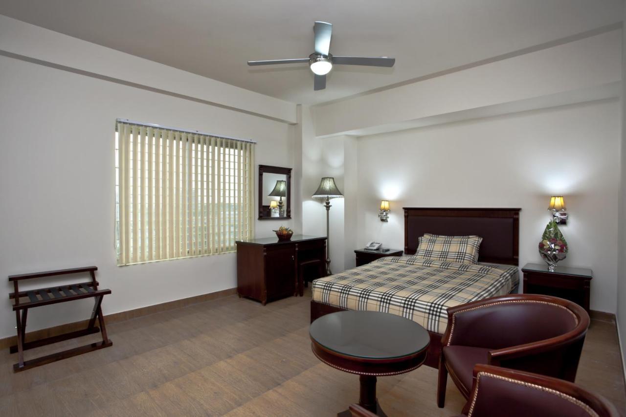 La Rose Hotel 巴纳内拉斯 客房 照片