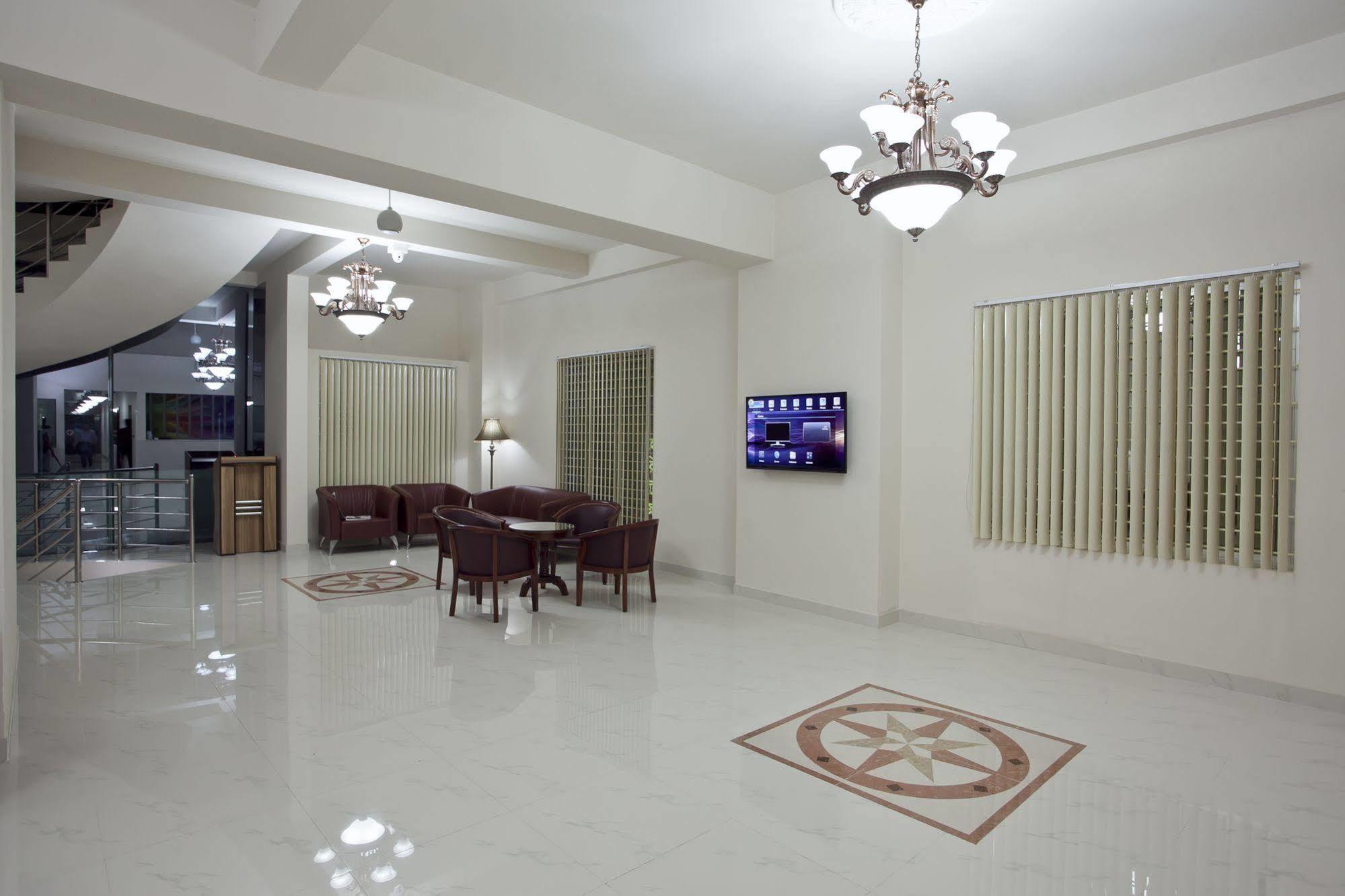 La Rose Hotel 巴纳内拉斯 外观 照片
